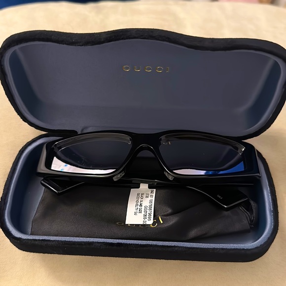Gucci Silver Mirrored 58MM Sunglasses - Picture 7 of 7